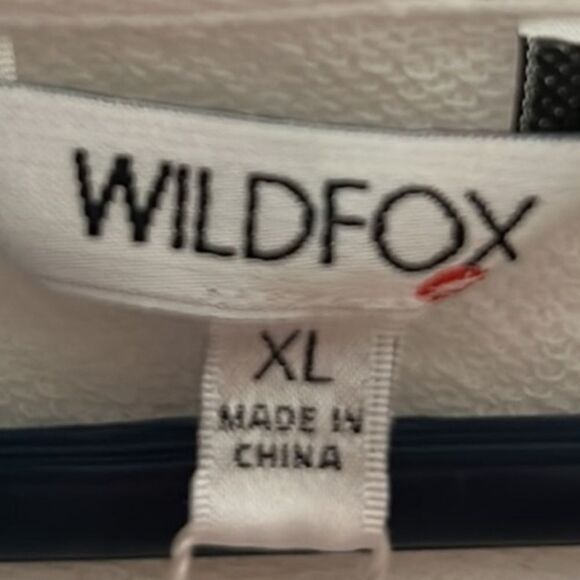 🩵NEW WILDFOX TIE-DYE HOODIE - Picture 6 of 6